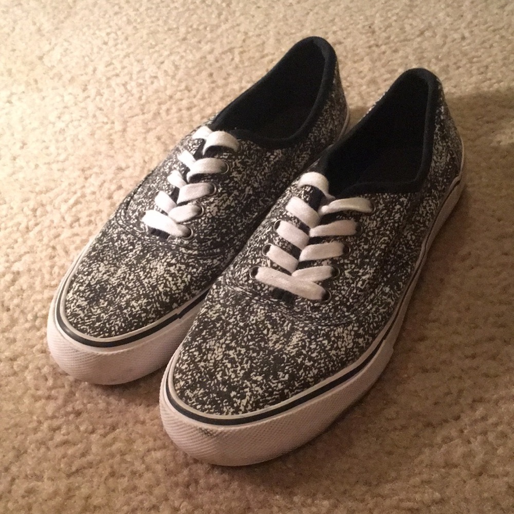 Woman’s size 11 shoes
